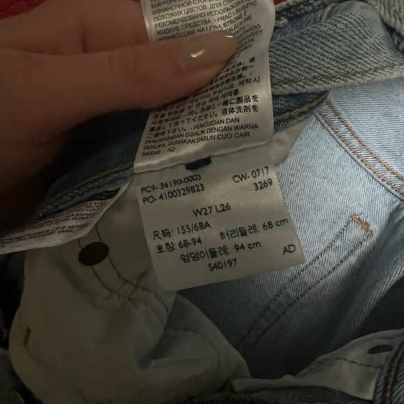 Levis bf cut - Picture 2 of 3